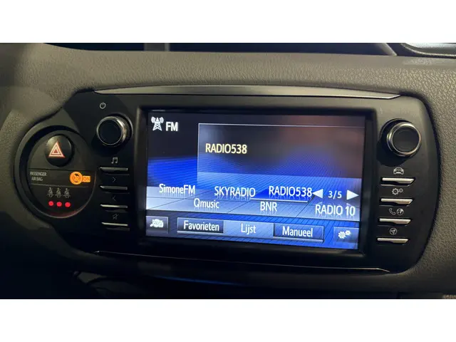 Toyota Yaris 1.5 Hybrid Active 2019 Hybride Benzine 12