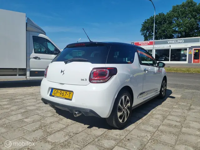 Citroën DS3 1.2 PureTech So Chic 2015 Benzine 4
