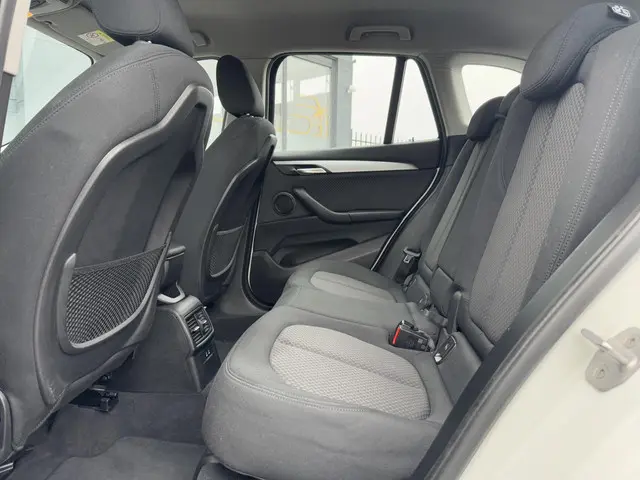 BMW X1 sDrive18i Executive Edition 2020 Benzine 8