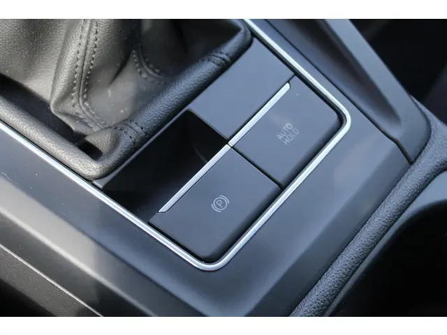 Volkswagen Golf Variant 1.0 TSI Life 2021 Benzine 19