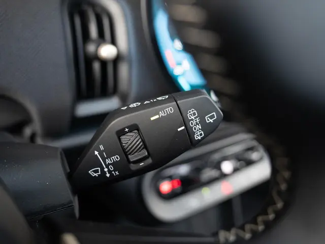 MINI 5-Deurs C 2025 Benzine 34
