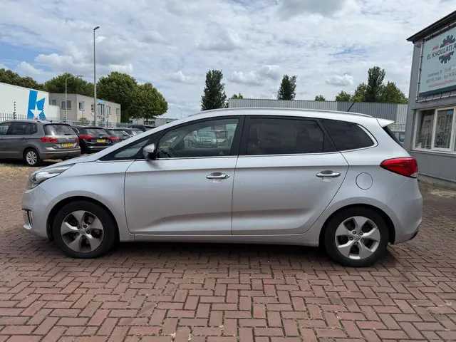 Kia Carens 2