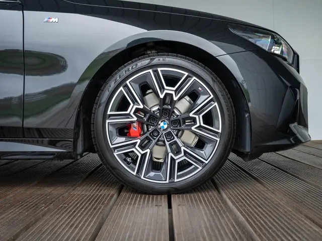 BMW 5 Serie Touring 520i 2025 Benzine 6