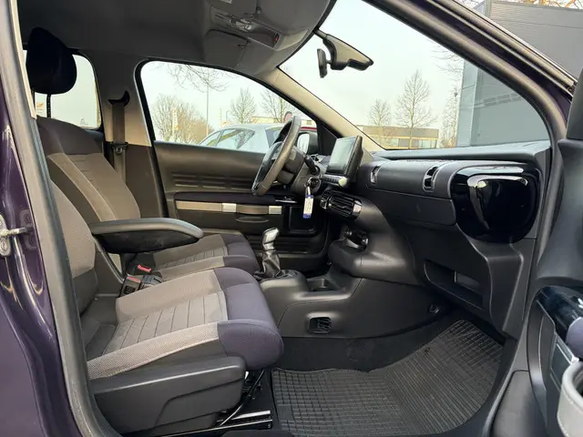 Citroën C4 Cactus 1.2 PureTech Shine 2015 Benzine 9