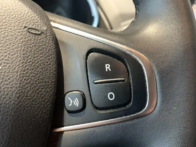 Renault Clio Estate 0.9 TCe Limited 2018 Benzine 18