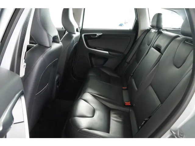 Volvo XC60 2.0 T5 FWD Polar+ 2017 Benzine 13