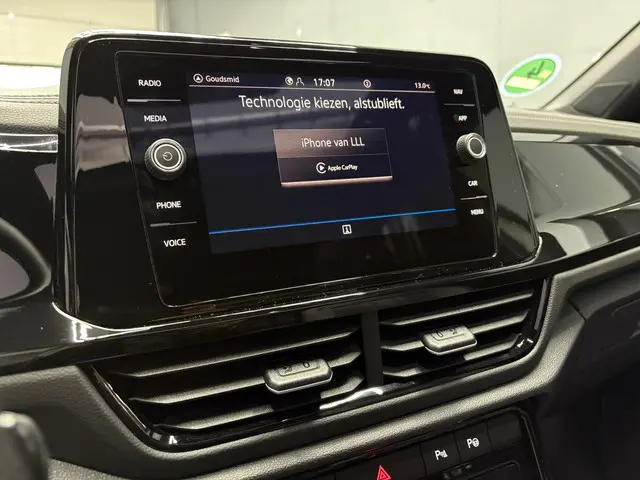 Volkswagen T-Roc 1.5 TSI R-Line PANO 2025 2025 Benzine 20