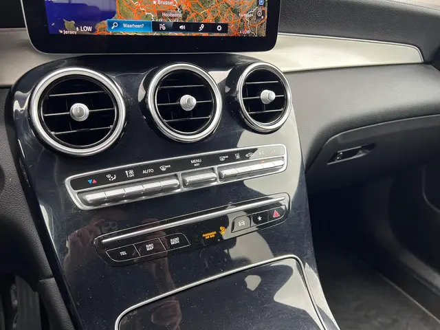 Mercedes-Benz GLC 300e 4MATIC 2021 Hybride Benzine 16