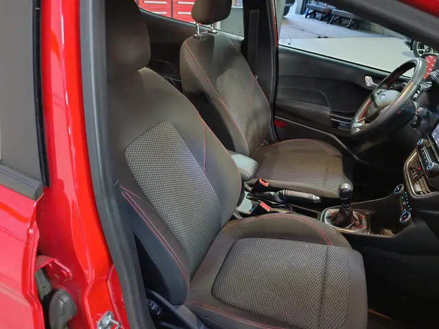 Ford Fiesta 1.0 EcoBoost Hybrid ST-Line 2021 Benzine 17