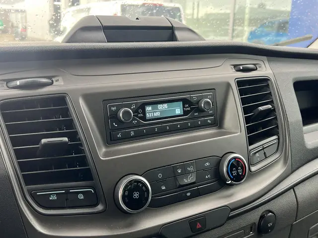 Ford Transit 350 2.0 TDCI L4H1 2024 Diesel 9