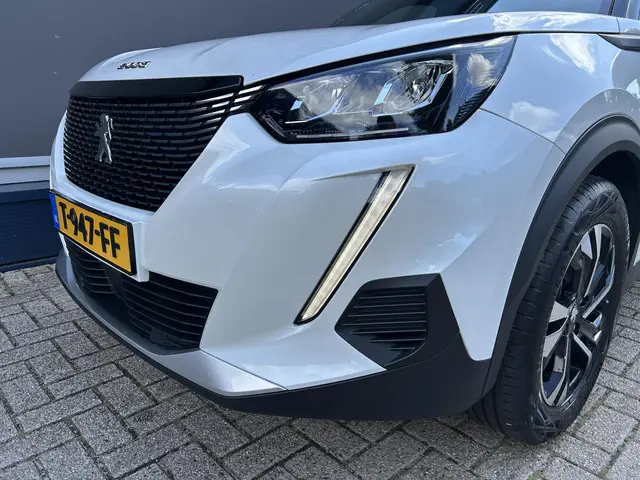 Peugeot 2008 1.2 Turbo 130 PK Allure 2023 Benzine 43