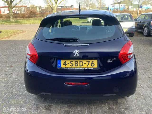Peugeot 208 1.4 e-HDi Blue Lease DIESEL 2013 Diesel 6