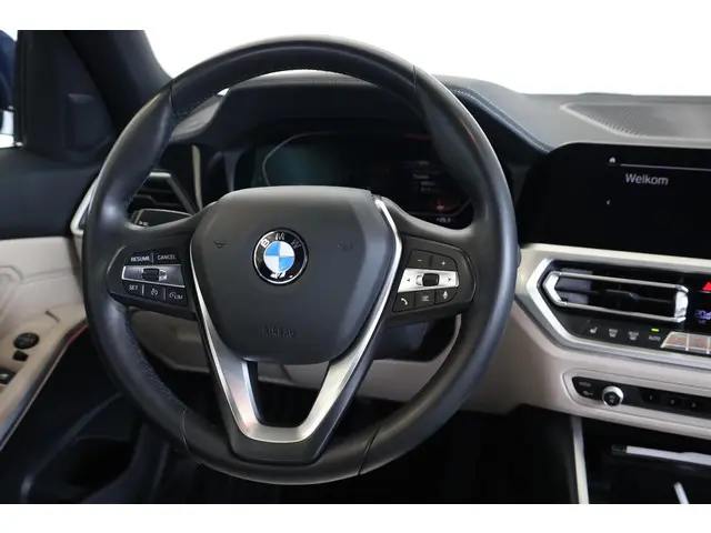 BMW 3 Serie Sedan 320i 2019 Benzine 11