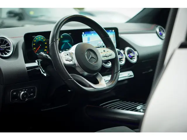 Mercedes-Benz EQA 250+ AMG Line 71 kWh 2024 Elektrisch 6