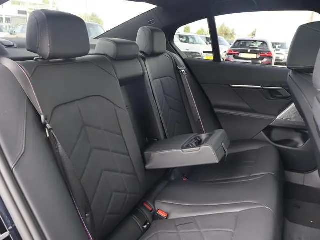 BMW 5 Serie 520i 2024 Benzine 13