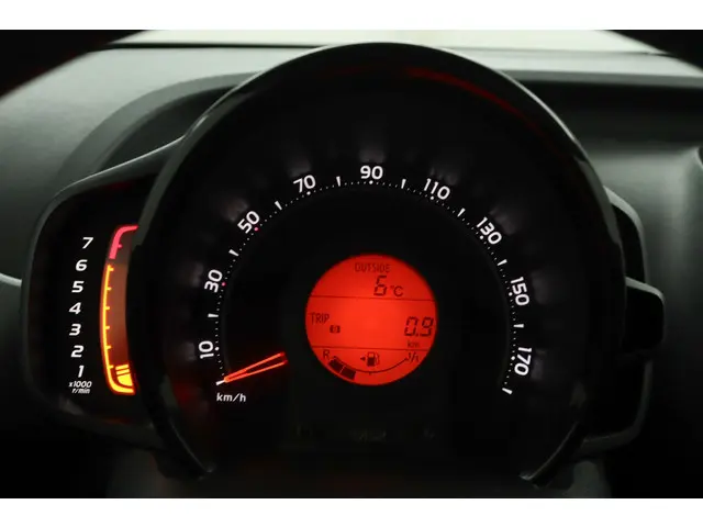 Toyota Aygo 1.0 VVT-i x-play 2019 Benzine 46