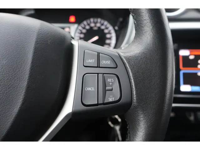 Suzuki Vitara 1.6 Exclusive 2018 Benzine 10