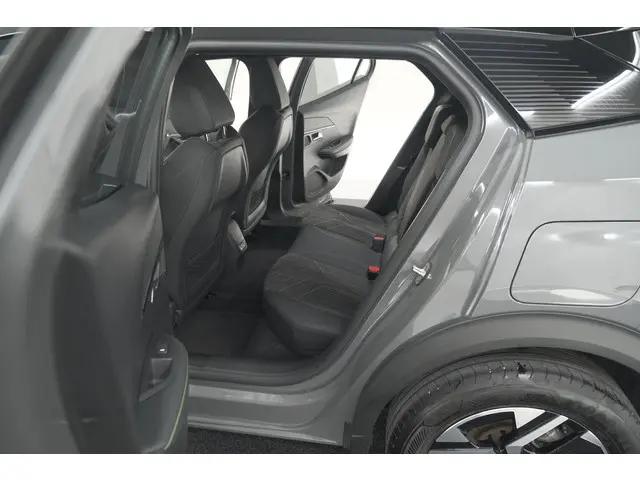 Peugeot 2008 PureTech 130 EAT8 GT 2024 Benzine 38