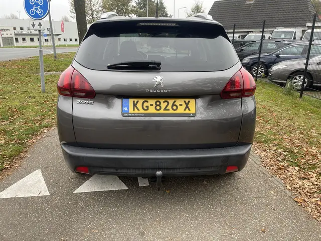 Peugeot 2008 1.2 PureTech Blue Lion 2016 Benzine 14