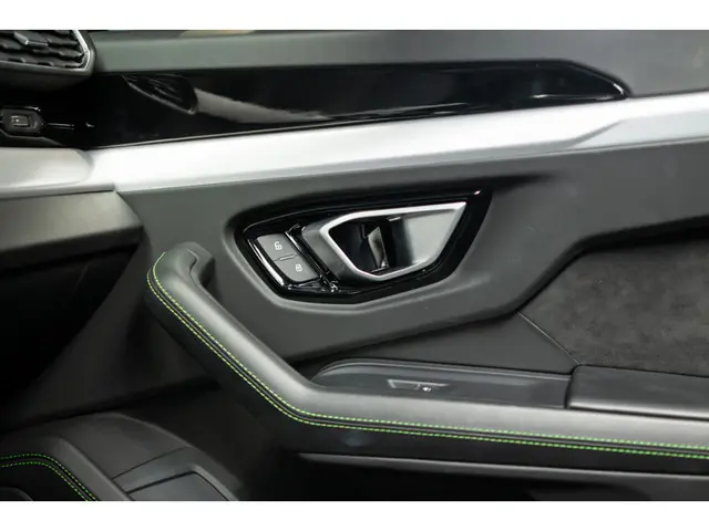 Lamborghini Urus 4.0 V8 2019 Benzine 24