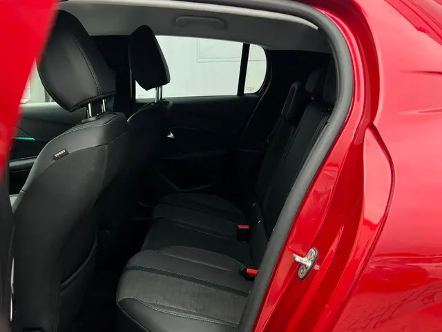 Peugeot 208 1.2 PureTech Allure 2023 Benzine 6