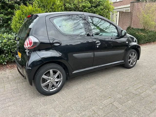 Toyota Aygo 1.0 VVT-i Now 2014 Benzine 8