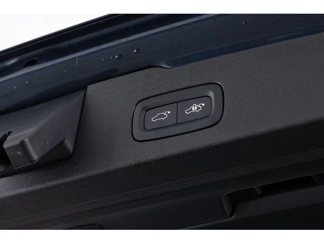 Volvo V60 2.0 B4 Core | Trekhaak | NAVI | Automaat 2022 Benzine 9