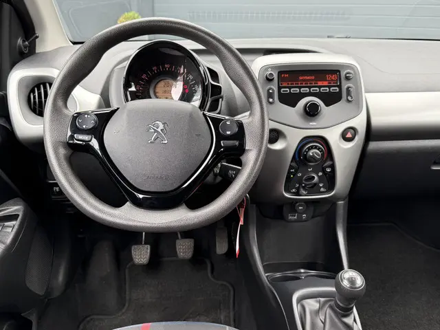 Peugeot 108 1.0 e-VTi Active 2015 Benzine 3
