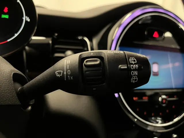 MINI Cooper 1.5 Business Edition 2021 Benzine 26