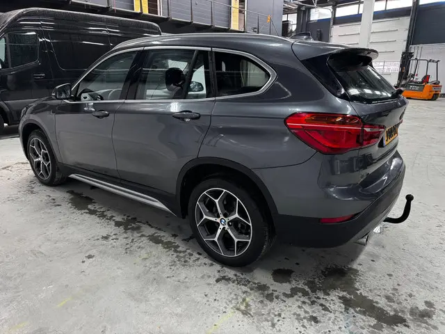 BMW X1 XDrive20i Executive *Export only* 2018 Benzine 24