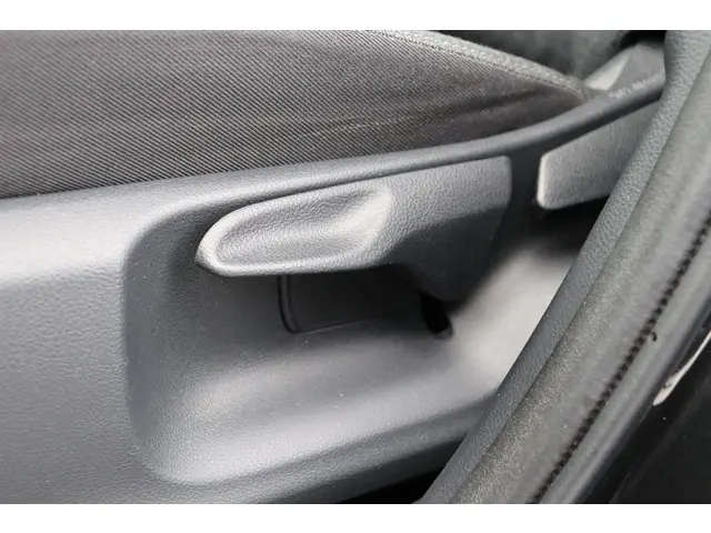 Toyota Yaris 1.5 Hybrid Active 2022 Hybride Benzine 24