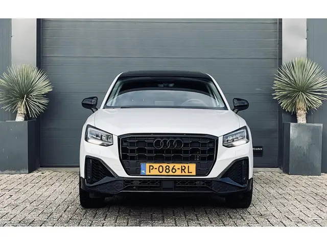 Audi Q2 3