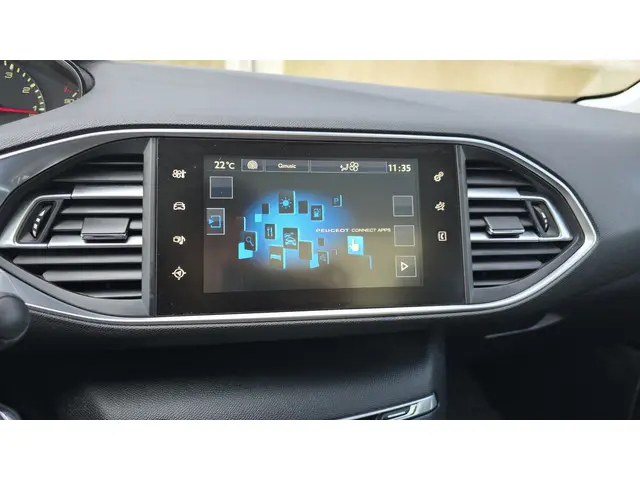 Peugeot 308 SW 1.2 PureTech Blue Lion 2017 Benzine 27