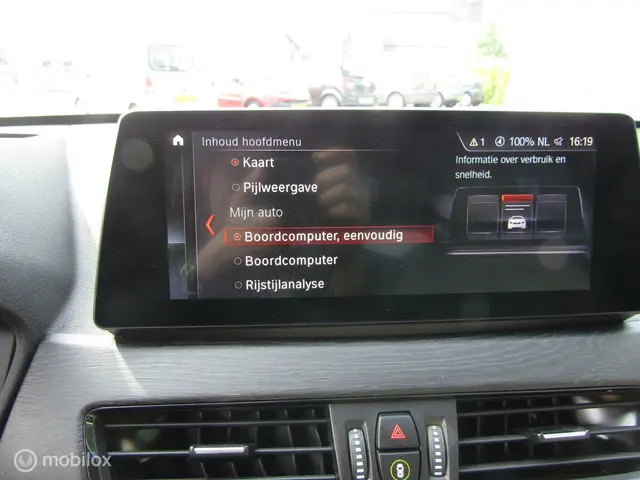 BMW X1 sDrive20i Business Edition Plus 2021 Benzine 18