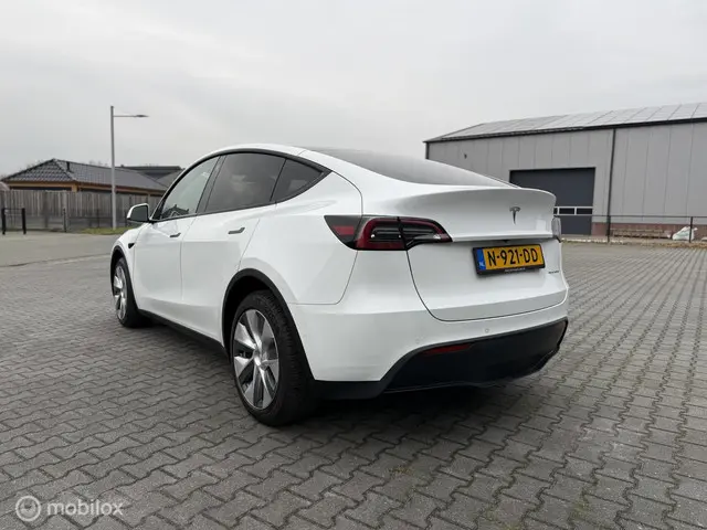 Tesla Model Y Long Range AWD 75 kWh 2021 Elektrisch 4