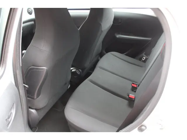 Peugeot 108 1.0 e-VTi Active 2015 Benzine 9