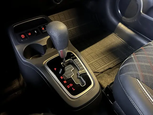 Mitsubishi Space Star 1.2 Instyle 2023 Benzine 19