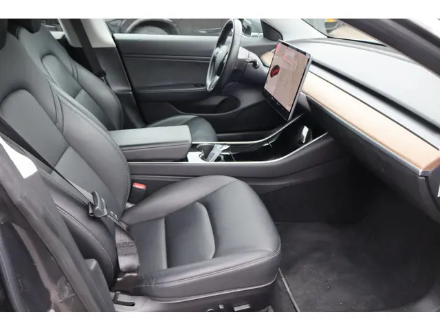 Tesla Model 3 Long Range AWD 75 kWh 2019 Elektrisch 11