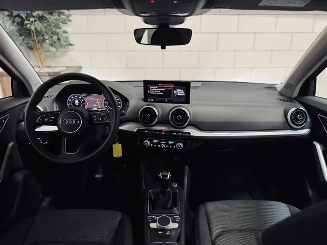 Audi Q2 3