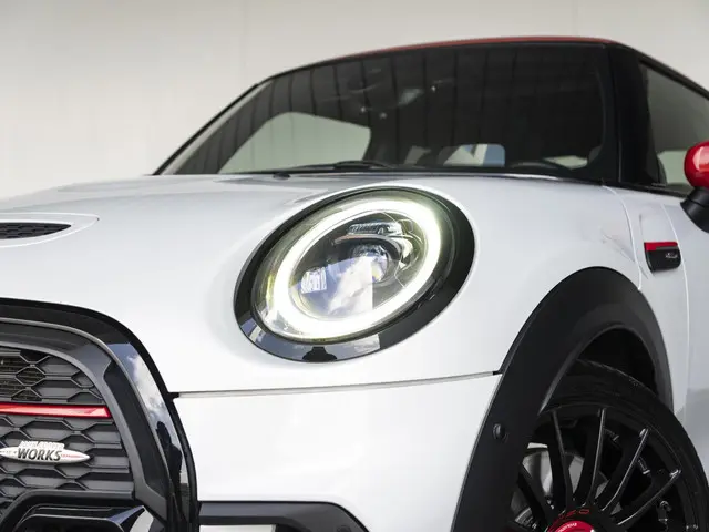 MINI 3-Deurs John Cooper Works 2022 Benzine 13