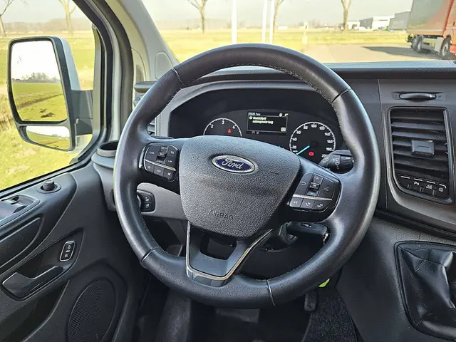 Ford Transit Custom 2.0 2023 Diesel 9