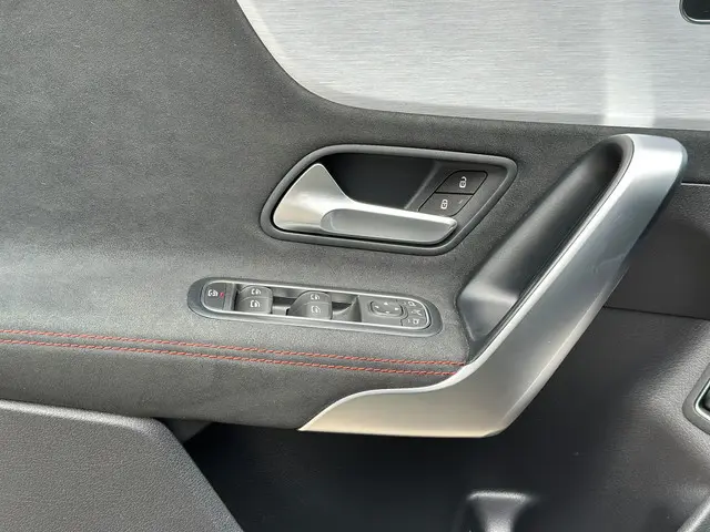 Mercedes-Benz CLA 250 4MATIC Premium Plus 2022 Benzine 28