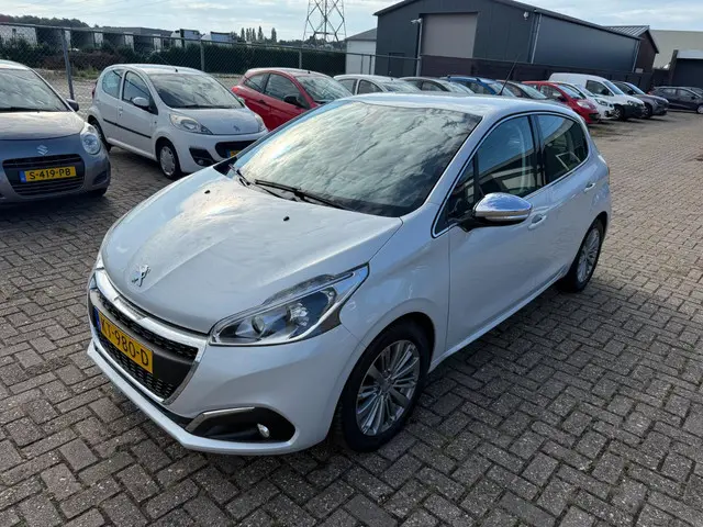Peugeot 208 1.2 PureTech Allure 2016 Benzine 3