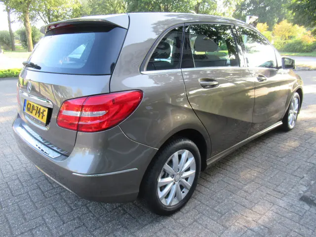 Mercedes-Benz B-Klasse 180 Automaat 2012 Benzine 9