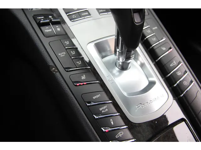 Porsche Panamera 4.8 S 2012 Benzine 32
