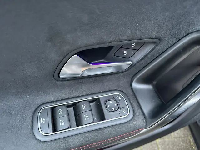 Mercedes-Benz CLA 250 e AMG 2022 Hybride Benzine 43