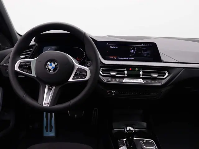 BMW 1 Serie 5-deurs 118i 2024 Benzine 7