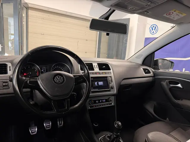 Volkswagen Polo 1.2 TSI Highline 2016 Benzine 8