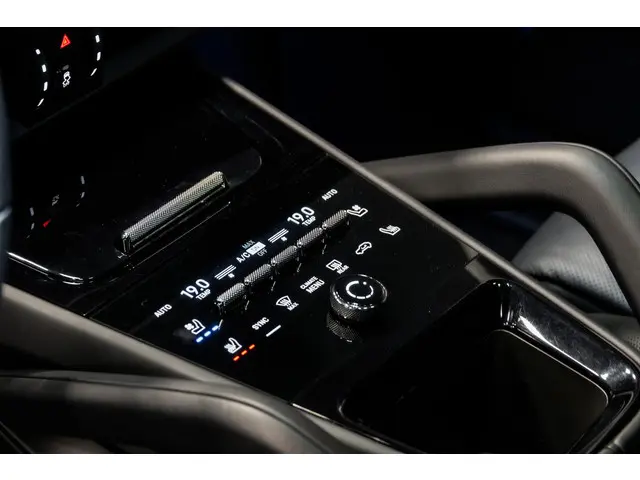 Porsche Cayenne Coupé 3.0 E-Hybrid 2024 Hybride Benzine 16