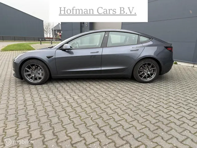 Tesla Model 3 3